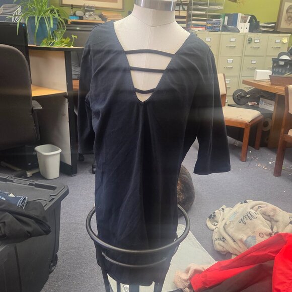 Womens Black Tee - Picture 1 of 1